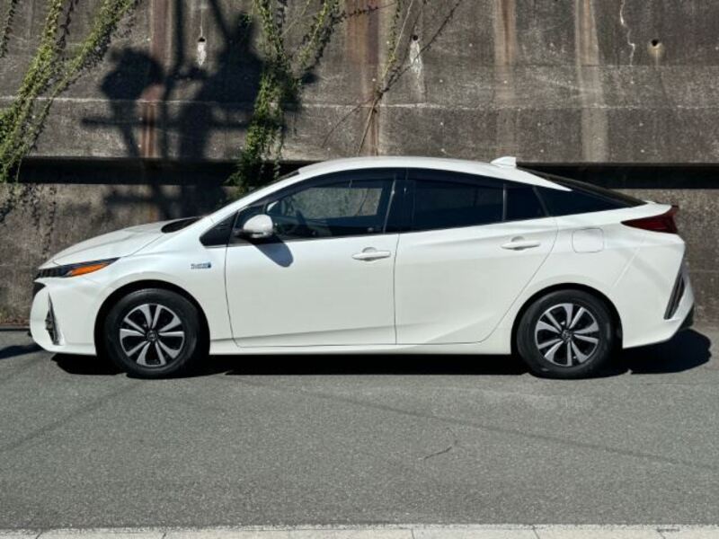 PRIUS PHV