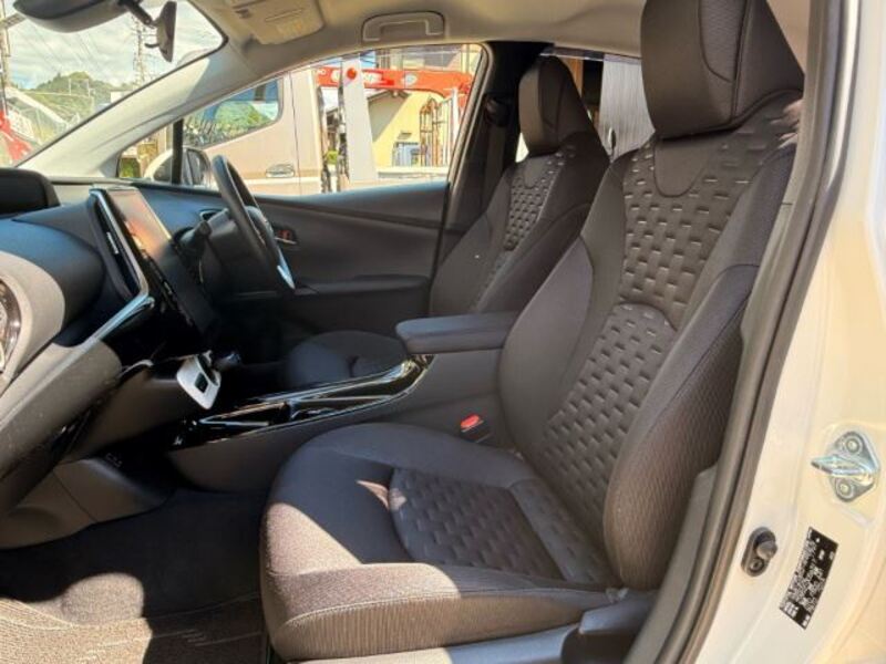 PRIUS PHV