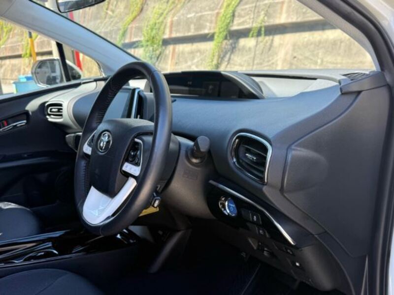 PRIUS PHV
