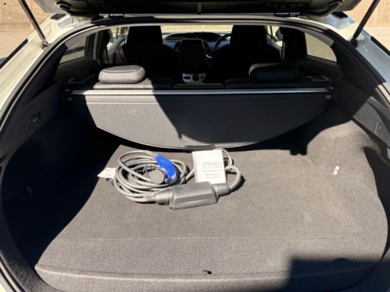 PRIUS PHV