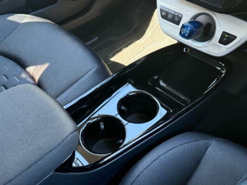 PRIUS PHV