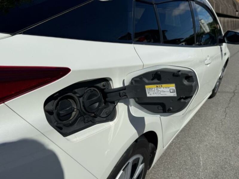 PRIUS PHV
