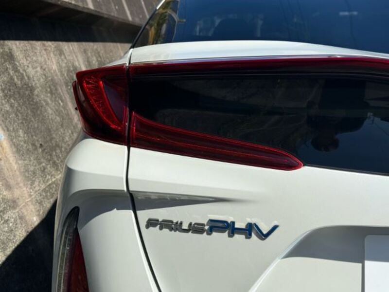 PRIUS PHV