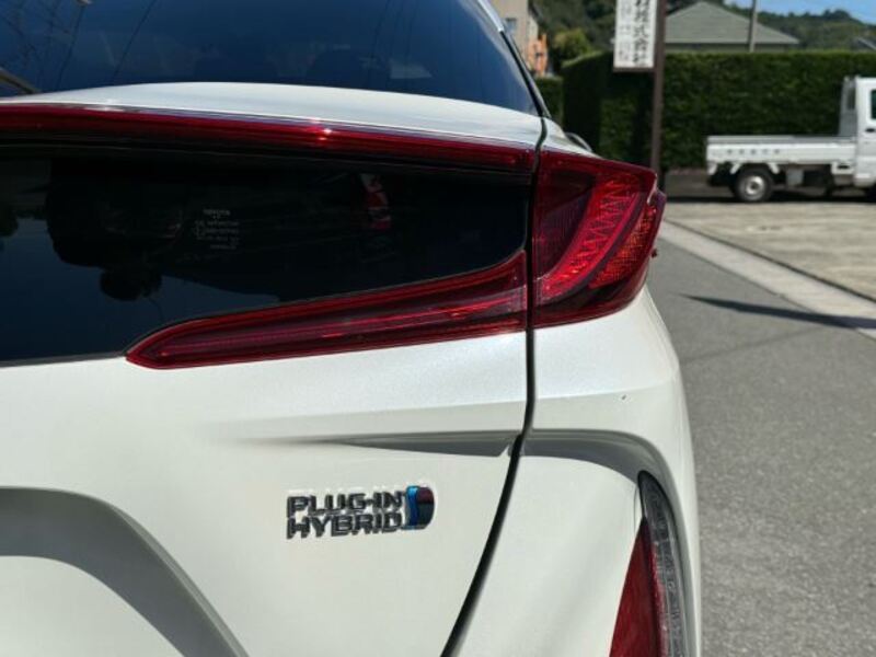 PRIUS PHV