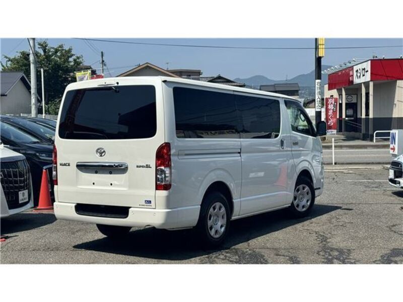 HIACE VAN