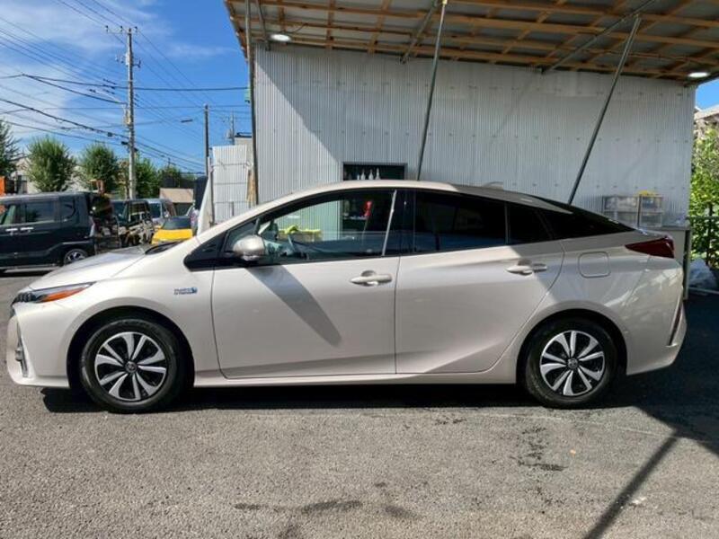 PRIUS PHV