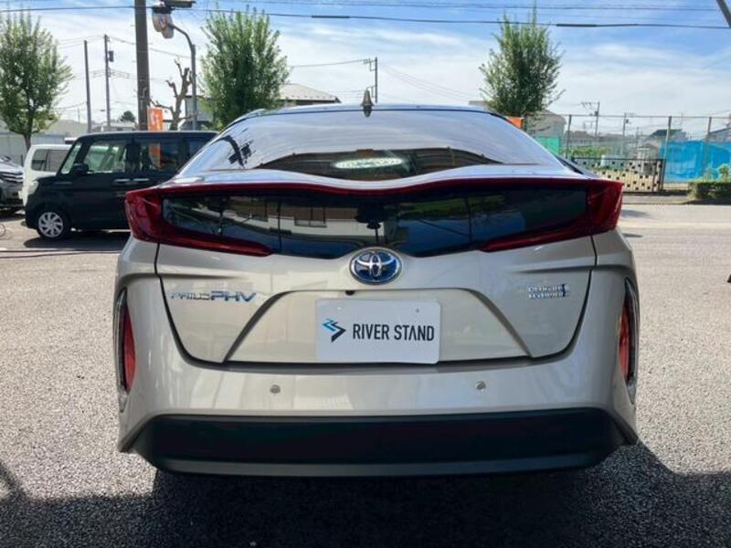 PRIUS PHV