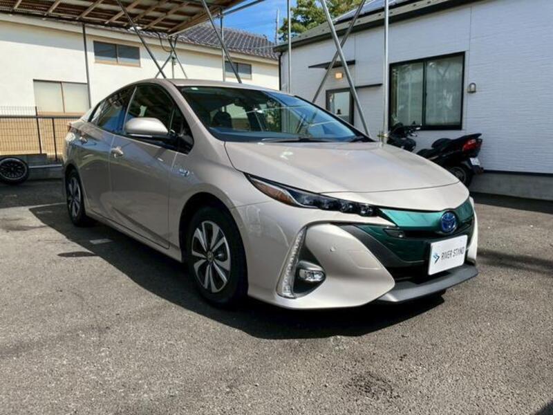 PRIUS PHV