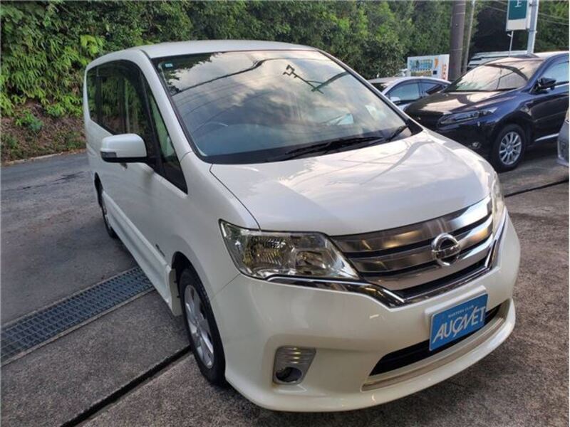 NISSAN SERENA