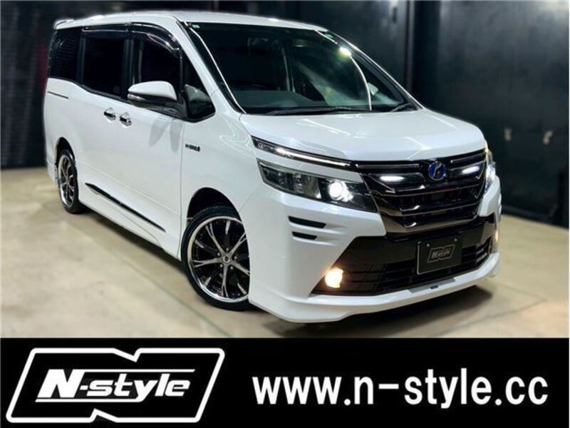 TOYOTA VOXY