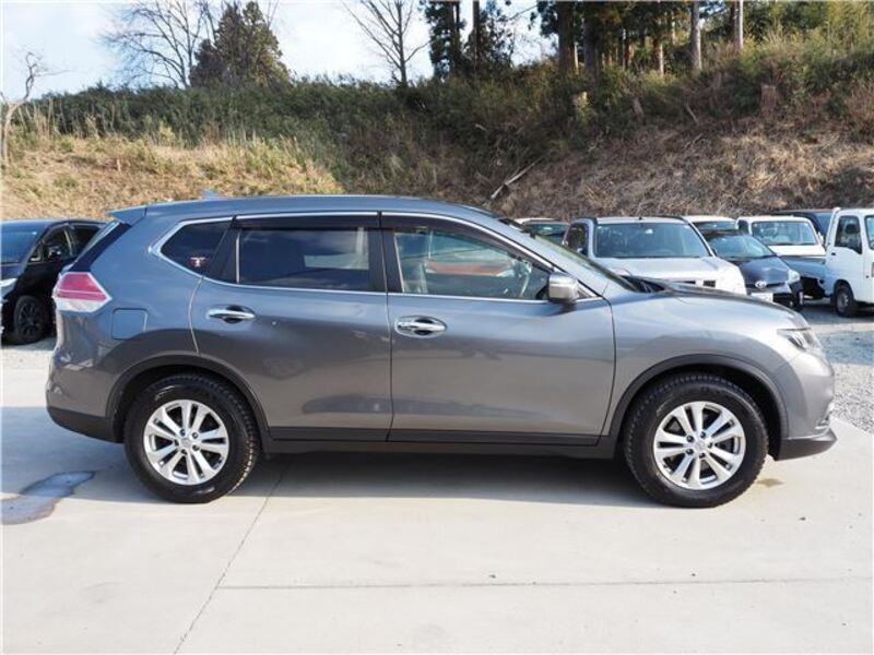 X-TRAIL