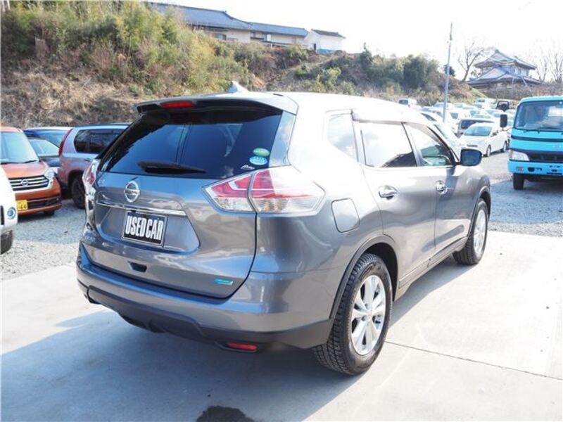 X-TRAIL