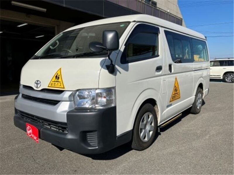 TOYOTA HIACE
