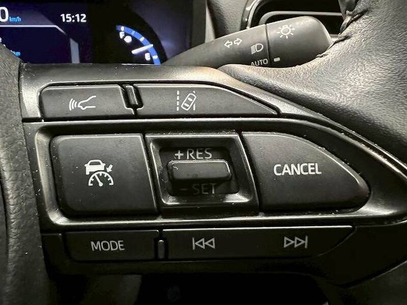YARIS CROSS