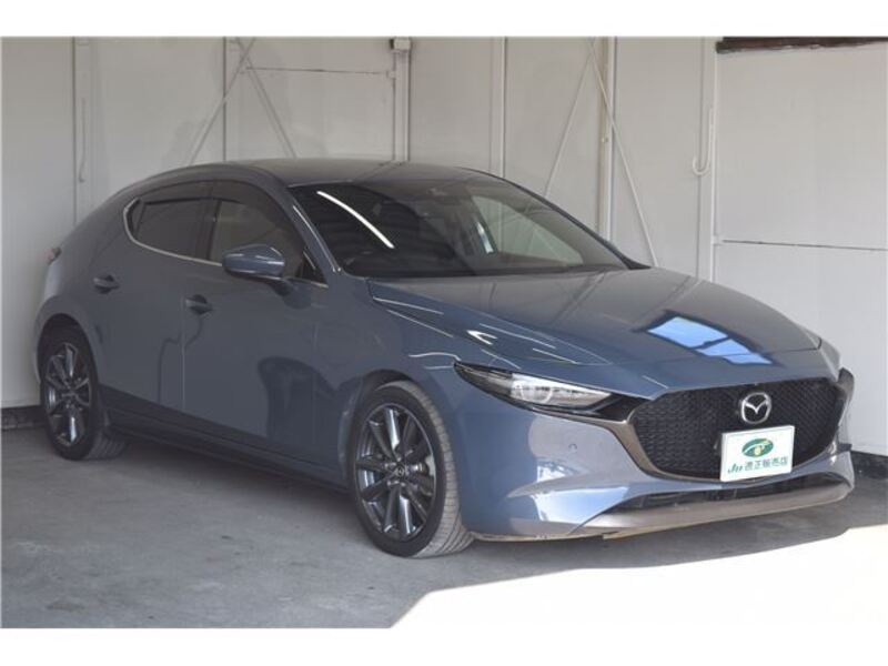 MAZDA3