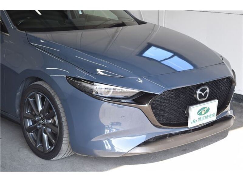 MAZDA3