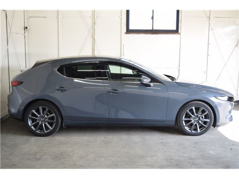 MAZDA3