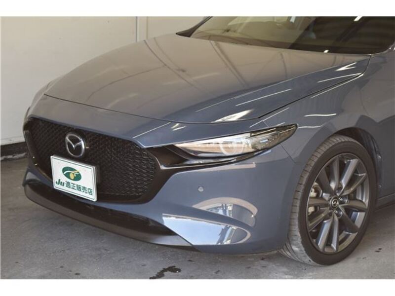 MAZDA3