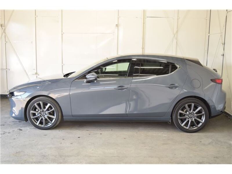 MAZDA3