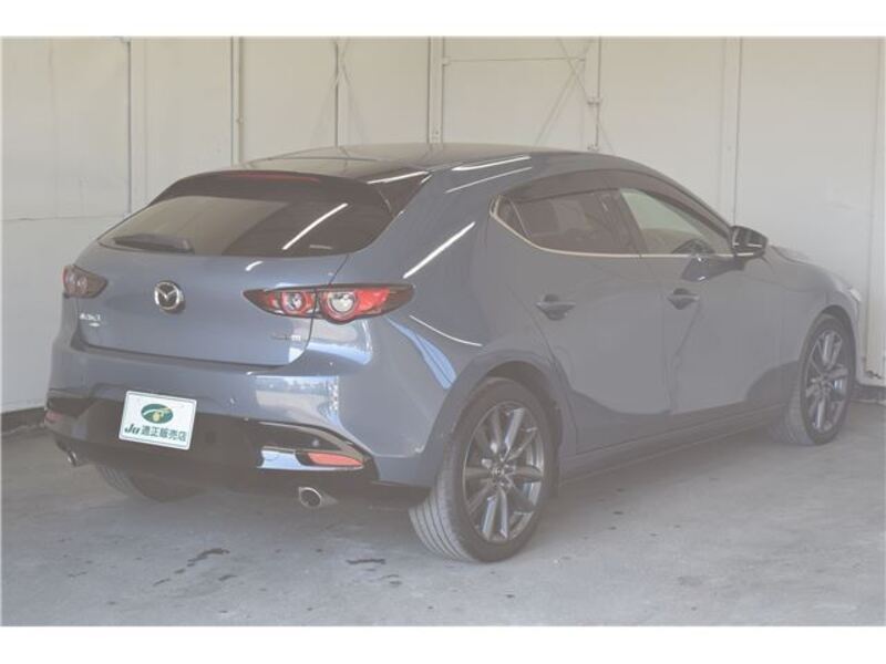MAZDA3