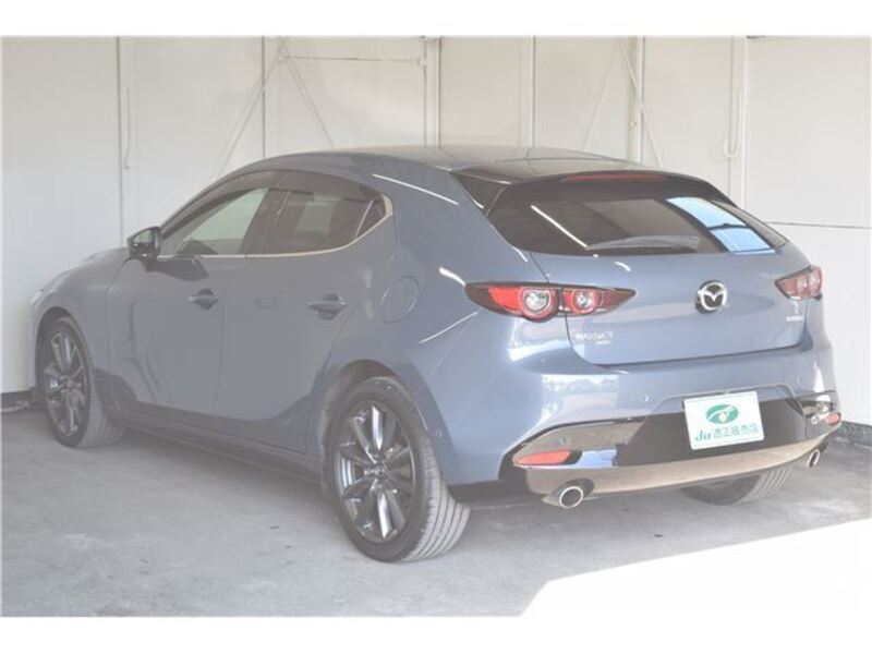 MAZDA3