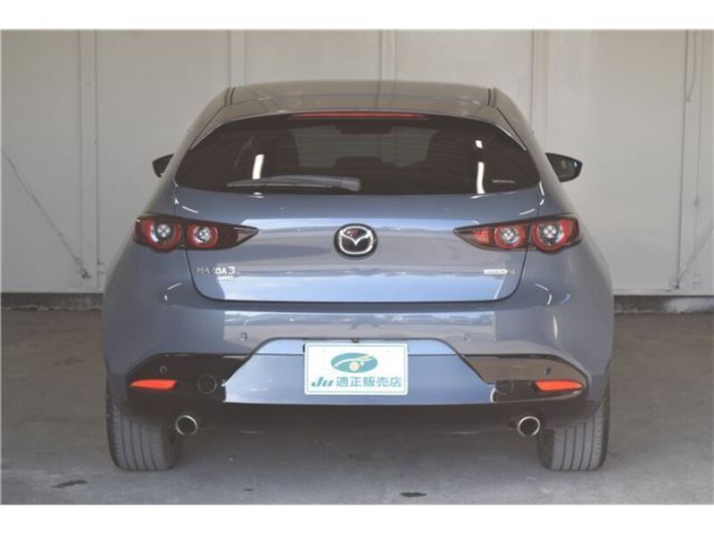 MAZDA3