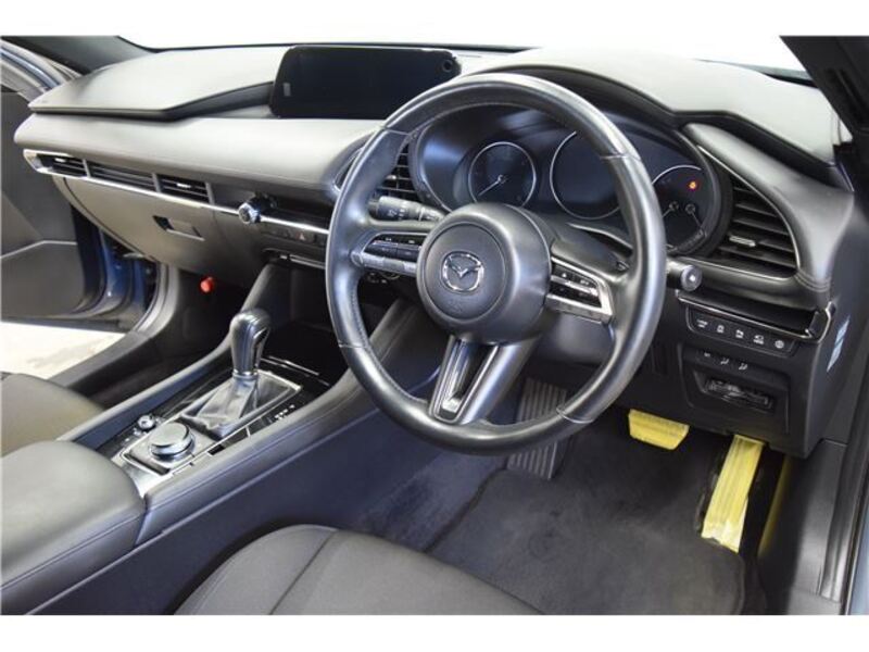 MAZDA3