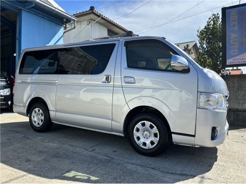 HIACE VAN