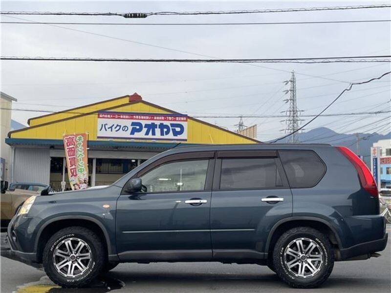 X-TRAIL