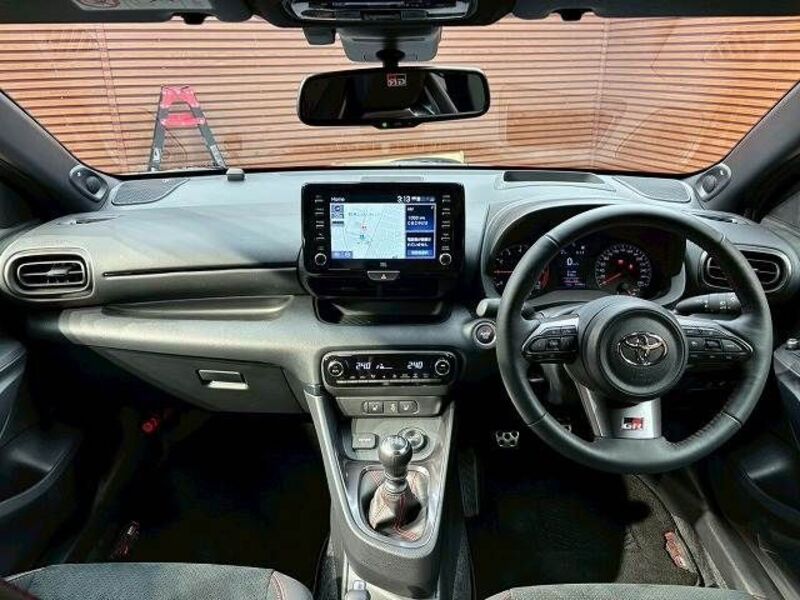 GR YARIS