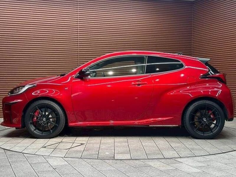 GR YARIS