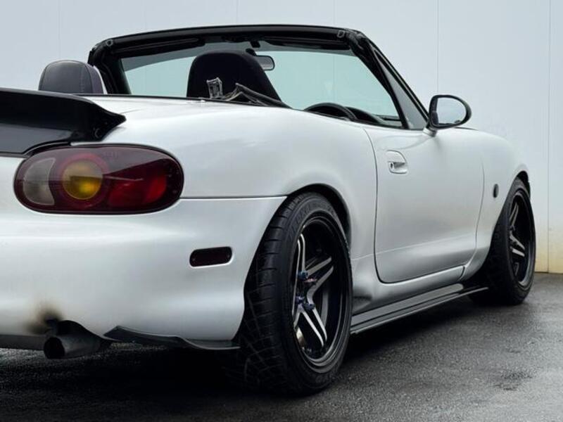 ROADSTER