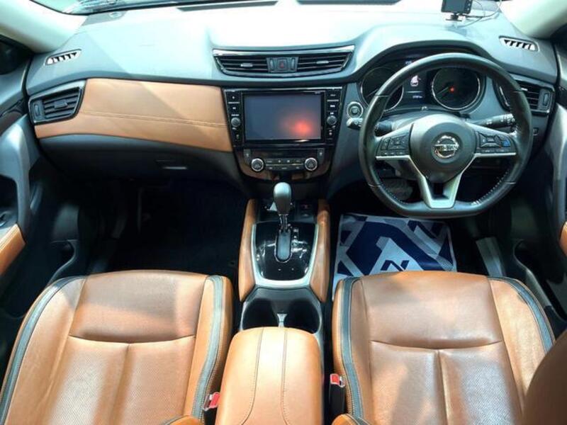 X-TRAIL