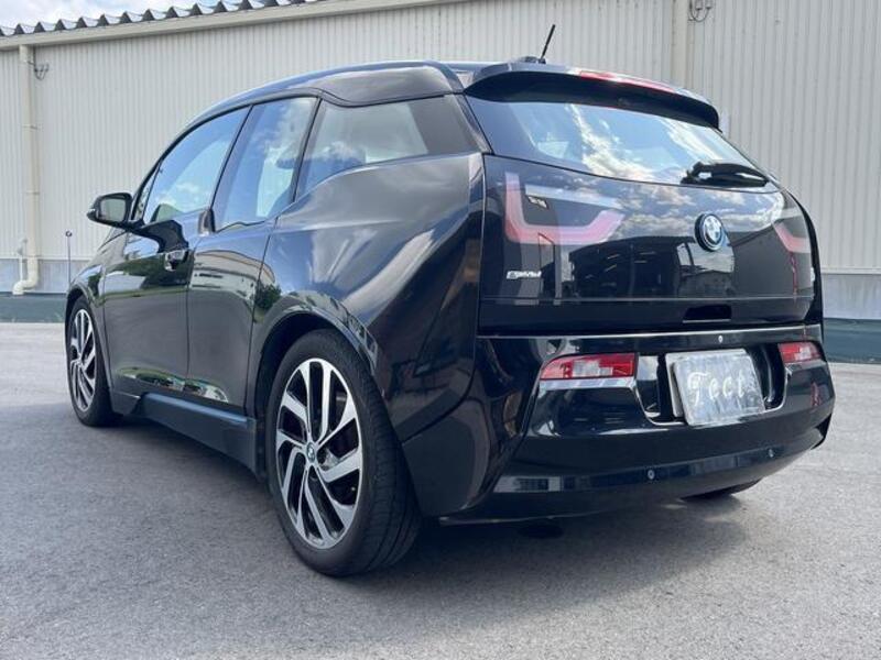 i3