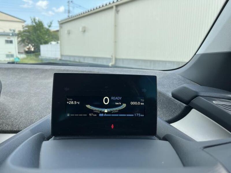 i3