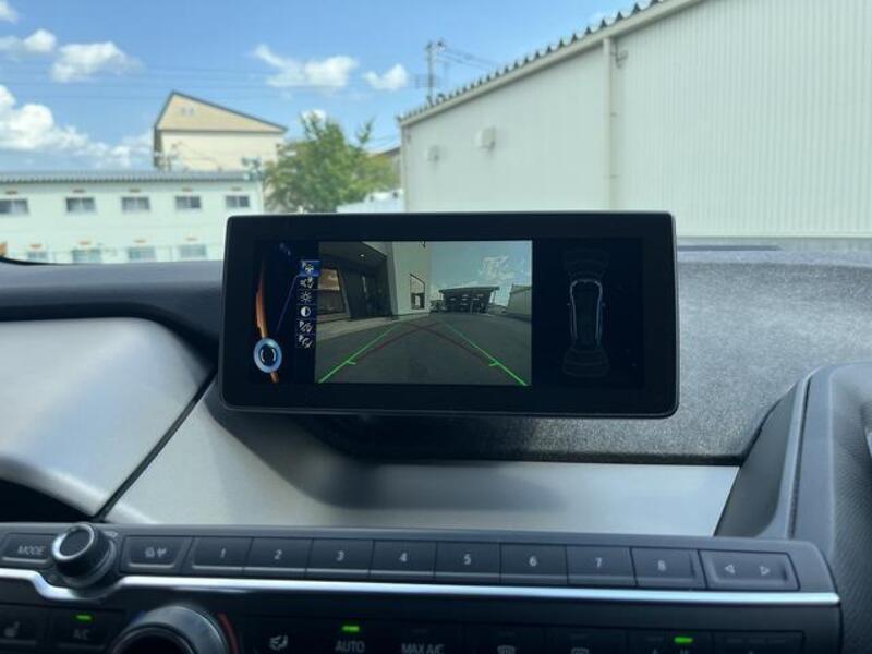 i3