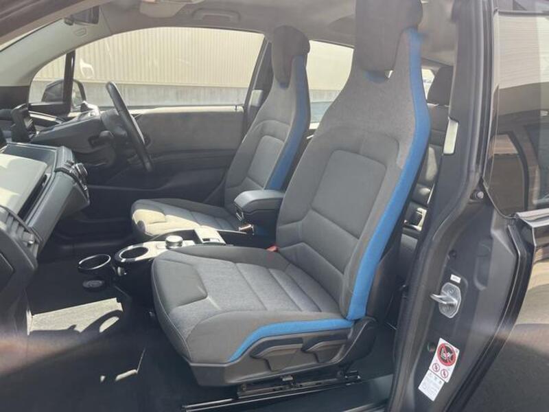 i3