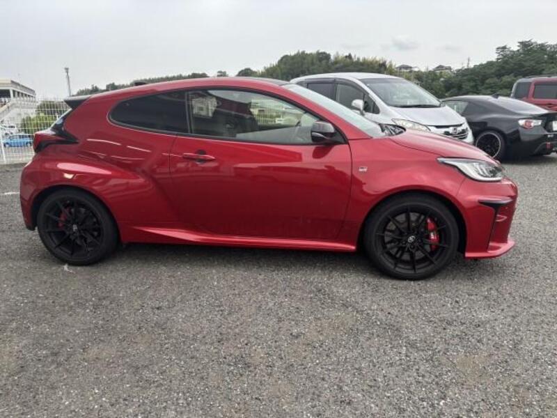 GR YARIS