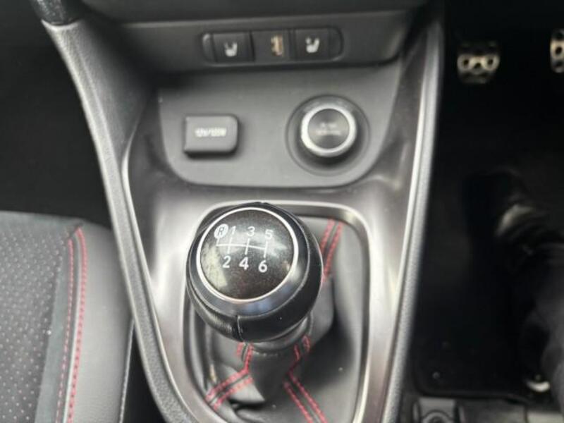 GR YARIS