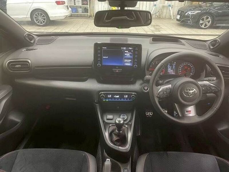 GR YARIS
