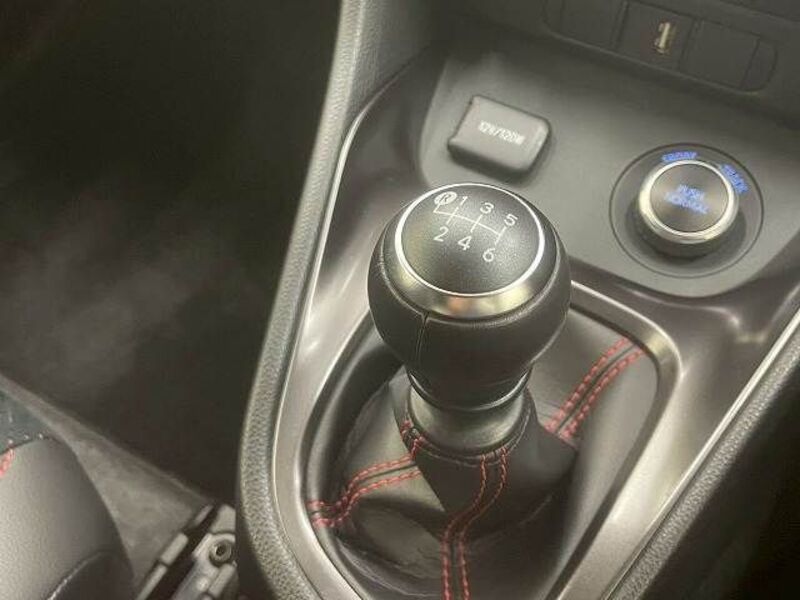 GR YARIS