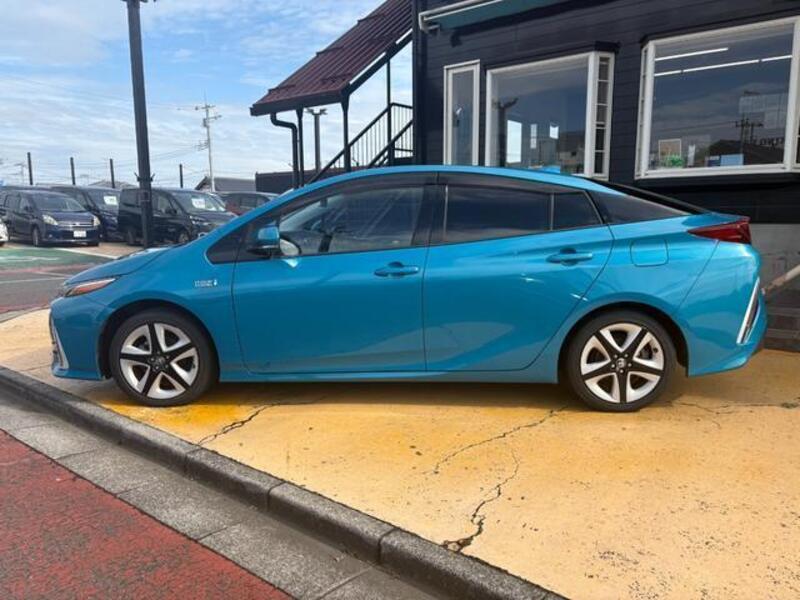 PRIUS PHV