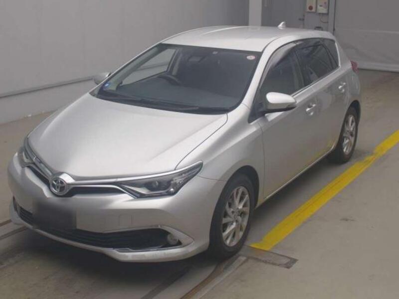TOYOTA AURIS
