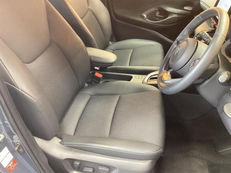 YARIS CROSS