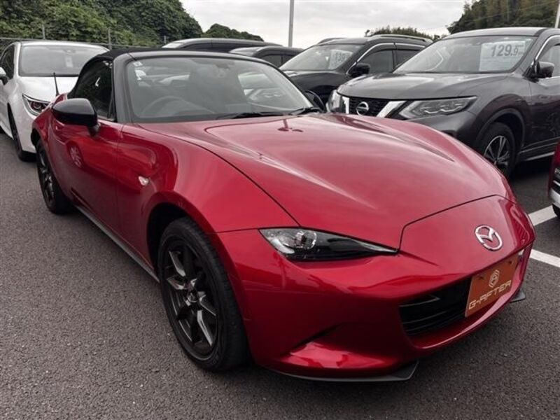 ROADSTER-0