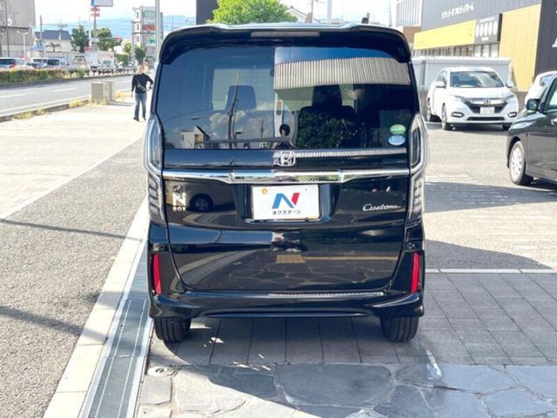 N BOX CUSTOM