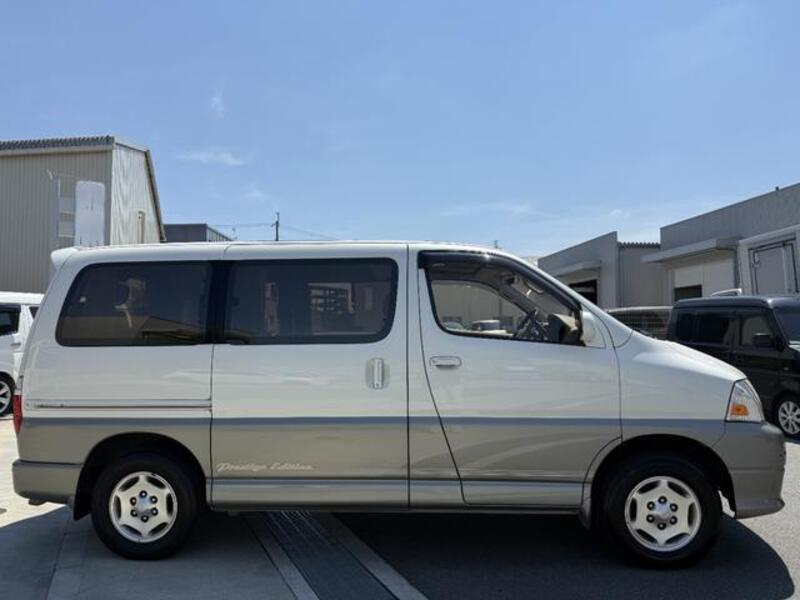 GRAND HIACE