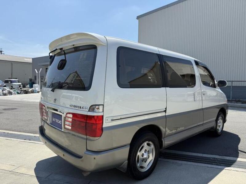 GRAND HIACE