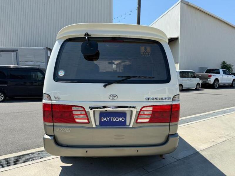 GRAND HIACE