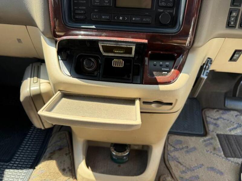 GRAND HIACE